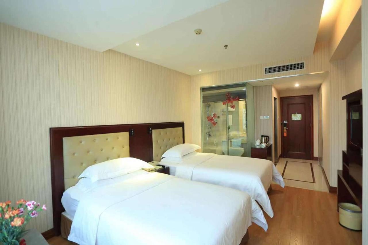 Vienna Hotel In Pinghu Square เซินเจิ้น ภายนอก รูปภาพ